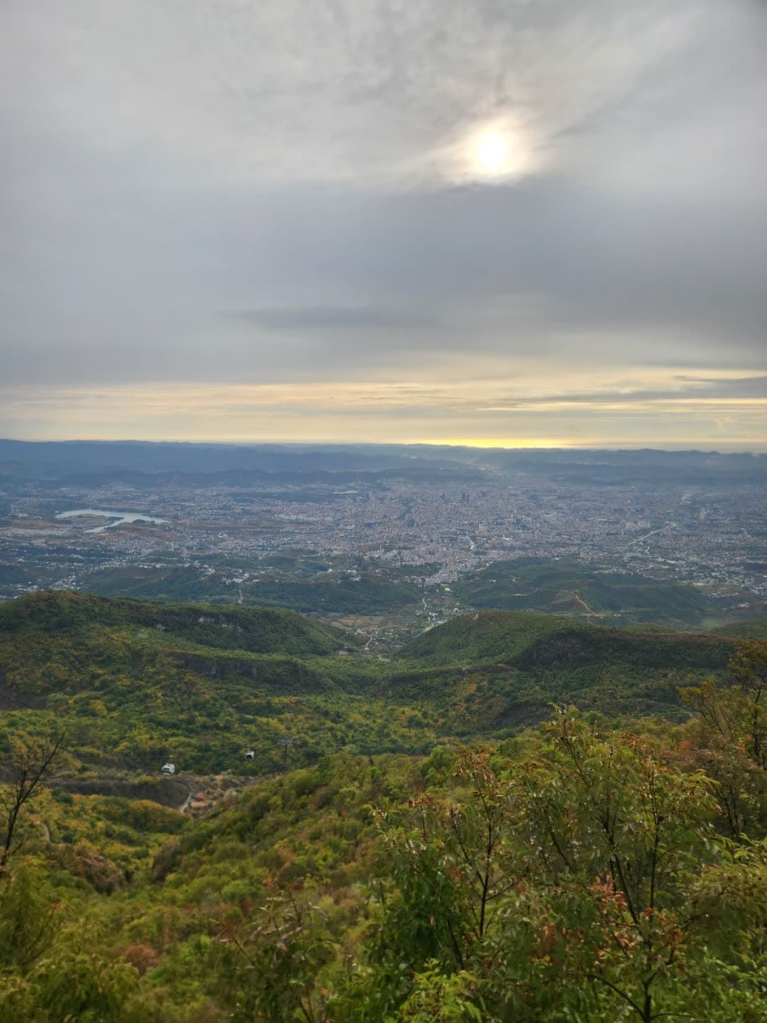 16:00